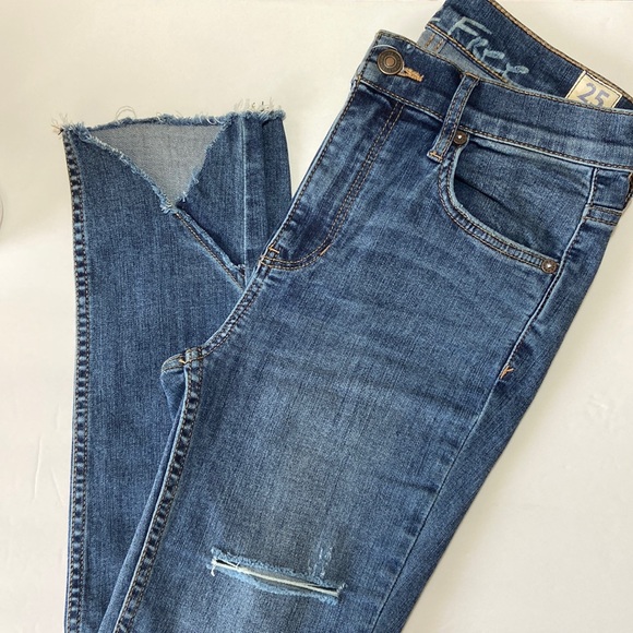 Free People Denim - Free People mid rise Sunny jeans
